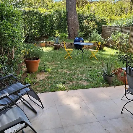 - Cap Brun - T3 Rez De Jardin 아파트 *